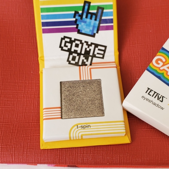 Tetris x Ipsy bag and eyeshadow - Picture 3 of 5